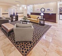 La Quinta Inn & Suites Alvin Lobby
