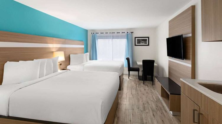La Quinta Inn & Suites Sevierville Room