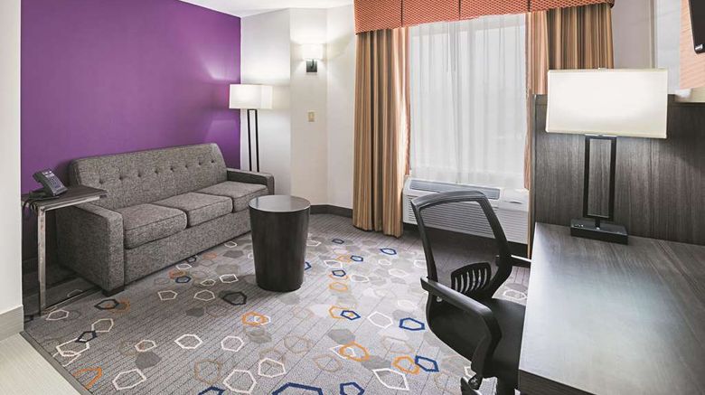 <b>La Quinta Inn & Suites Minneapolis NW Suite</b>. Images powered by <a href="https://iceportal.shijigroup.com/" title="IcePortal" target="_blank">IcePortal</a>.