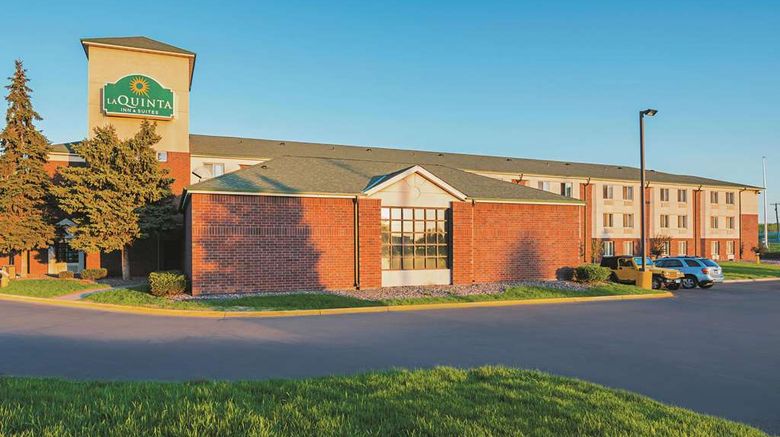 <b>La Quinta Inn & Suites Minneapolis NW Exterior</b>. Images powered by <a href="https://iceportal.shijigroup.com/" title="IcePortal" target="_blank">IcePortal</a>.
