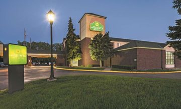 La Quinta Inn & Suites Minneapolis NW
