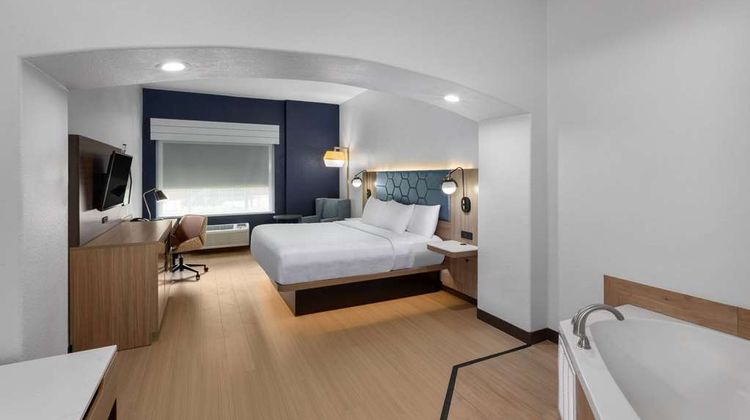 La Quinta Inn & Suites Northwest Suite