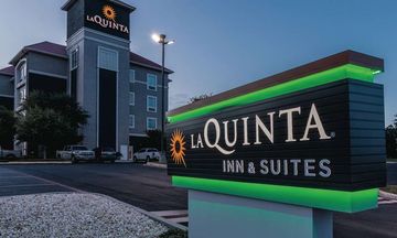 La Quinta Inn & Suites Northwest