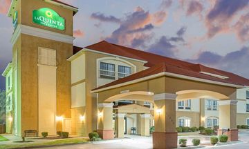 La Quinta Inn & Suites Yukon