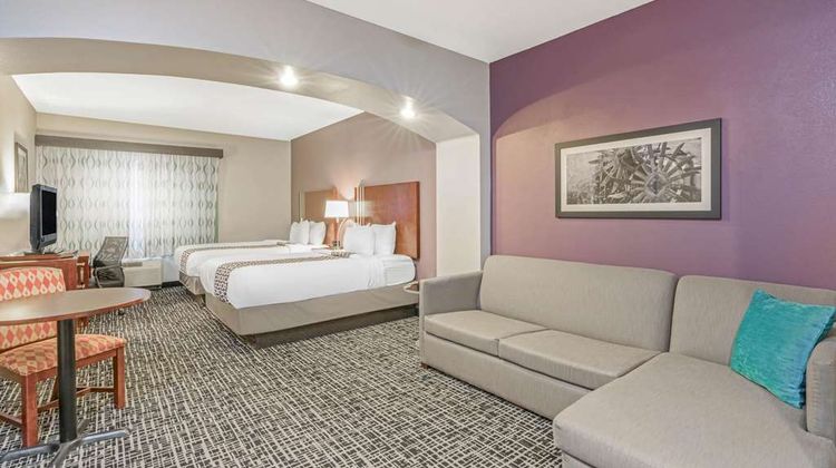 La Quinta Inn & Suites Yukon Suite