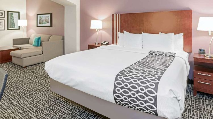 La Quinta Inn & Suites Yukon Suite