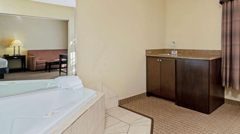 <b>La Quinta Inn & Suites Morgan City Suite</b>. Images powered by <a href="https://iceportal.shijigroup.com/" title="IcePortal" target="_blank">IcePortal</a>.