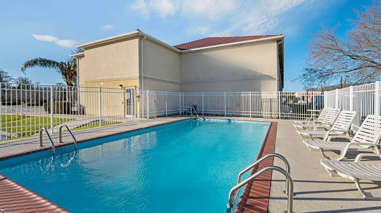 <b>La Quinta Inn & Suites Morgan City Pool</b>. Images powered by <a href="https://iceportal.shijigroup.com/" title="IcePortal" target="_blank">IcePortal</a>.