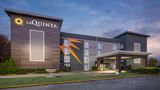 La Quinta Inn & Suites Atlanta Airport Exterior