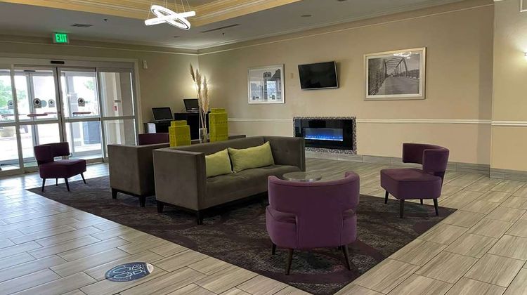 La Quinta Inn & Suites Waxahachie Lobby