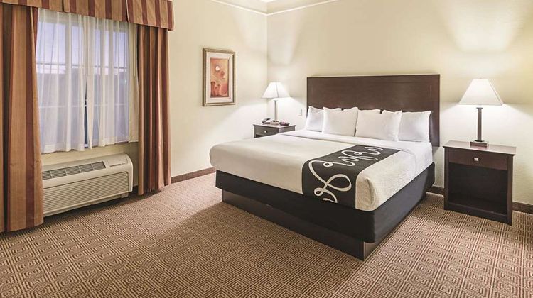 La Quinta Inn & Suites Waxahachie Suite