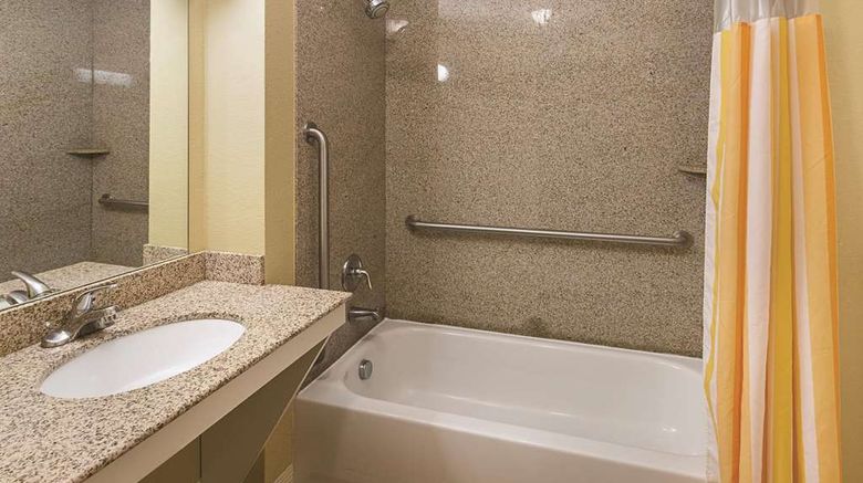 <b>La Quinta Inn & Suites Waxahachie Room</b>. Images powered by <a href="https://iceportal.shijigroup.com/" title="IcePortal" target="_blank">IcePortal</a>.