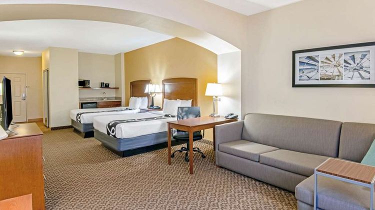 La Quinta Inn & Suites Lawton Suite