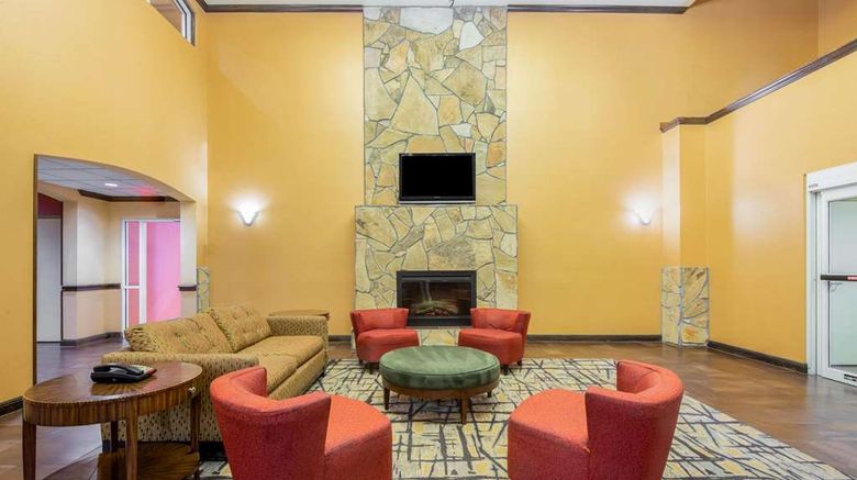 <b>La Quinta Inn & Suites Eastland Lobby</b>. Images powered by <a href="https://iceportal.shijigroup.com/" title="IcePortal" target="_blank">IcePortal</a>.