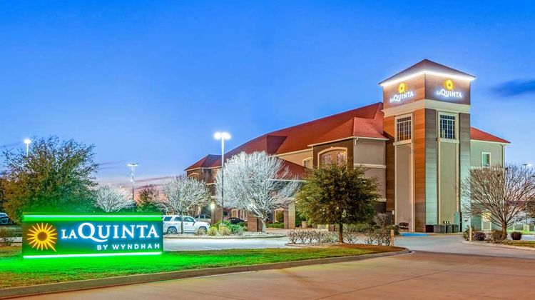 La Quinta Inn & Suites Eastland Exterior