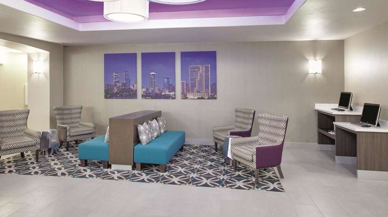 <b>La Quinta Inn & Suites Corsicana Lobby</b>. Images powered by <a href="https://iceportal.shijigroup.com/" title="IcePortal" target="_blank">IcePortal</a>.