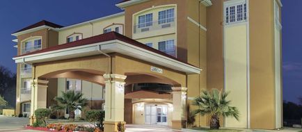 La Quinta Inn & Suites Corsicana Exterior