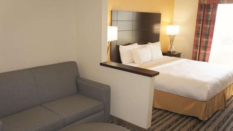 <b>La Quinta Inn Lincoln Suite</b>. Images powered by <a href="https://iceportal.shijigroup.com/" title="IcePortal" target="_blank">IcePortal</a>.