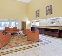 La Quinta Inn & Suites Stillwater Lobby