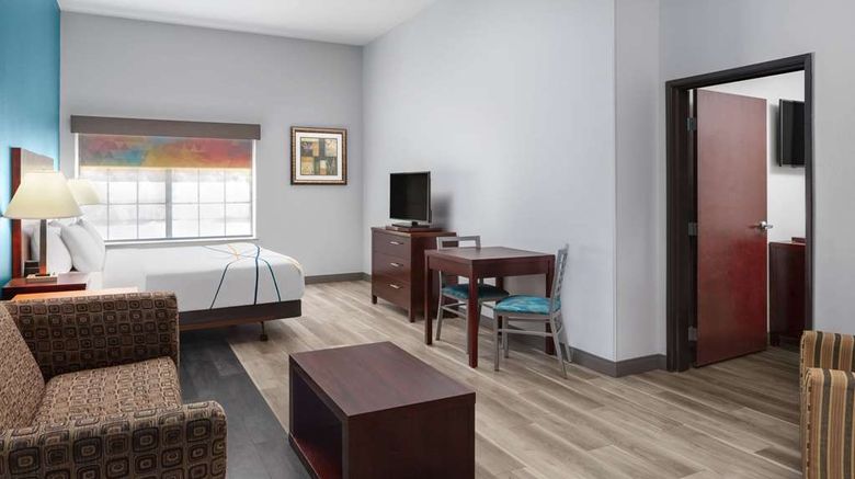 <b>La Quinta Inn & Suites Woodward Suite</b>. Images powered by <a href="https://iceportal.shijigroup.com/" title="IcePortal" target="_blank">IcePortal</a>.