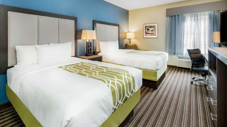 <b>La Quinta Inn & Suites Broussard Room</b>. Images powered by <a href="https://iceportal.shijigroup.com/" title="IcePortal" target="_blank">IcePortal</a>.