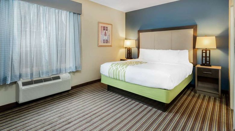 <b>La Quinta Inn & Suites Broussard Suite</b>. Images powered by <a href="https://iceportal.shijigroup.com/" title="IcePortal" target="_blank">IcePortal</a>.