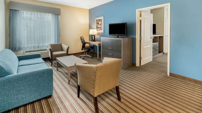 <b>La Quinta Inn & Suites Broussard Suite</b>. Images powered by <a href="https://iceportal.shijigroup.com/" title="IcePortal" target="_blank">IcePortal</a>.