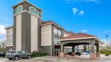 <b>La Quinta Inn & Suites Broussard Exterior</b>. Images powered by <a href="https://iceportal.shijigroup.com/" title="IcePortal" target="_blank">IcePortal</a>.
