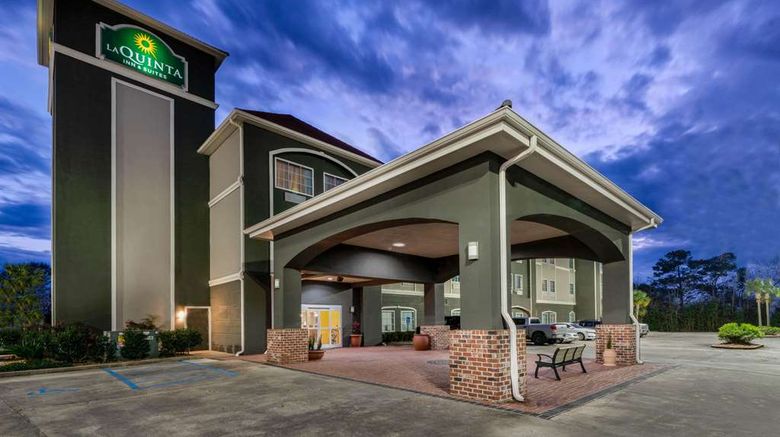 <b>La Quinta Inn & Suites Broussard Exterior</b>. Images powered by <a href="https://iceportal.shijigroup.com/" title="IcePortal" target="_blank">IcePortal</a>.