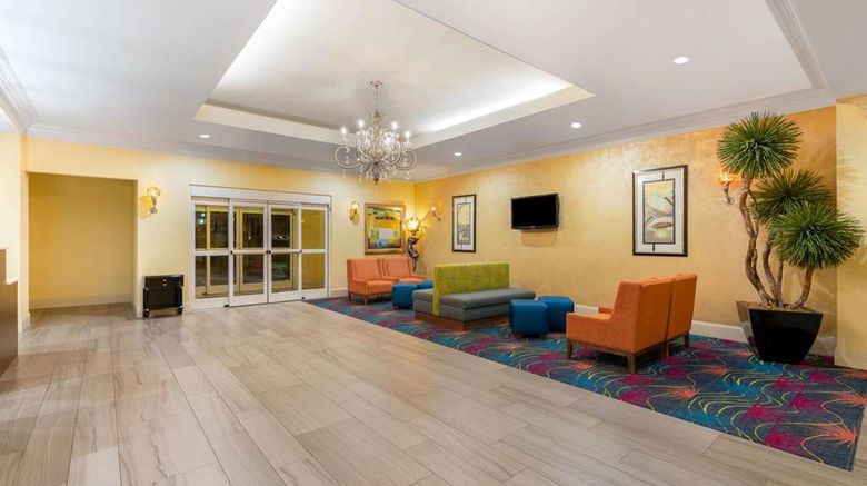<b>La Quinta Inn & Suites Broussard Lobby</b>. Images powered by <a href="https://iceportal.shijigroup.com/" title="IcePortal" target="_blank">IcePortal</a>.