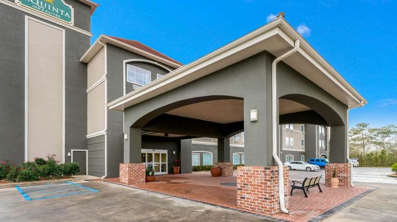 <b>La Quinta Inn & Suites Broussard Exterior</b>. Images powered by <a href="https://iceportal.shijigroup.com/" title="IcePortal" target="_blank">IcePortal</a>.