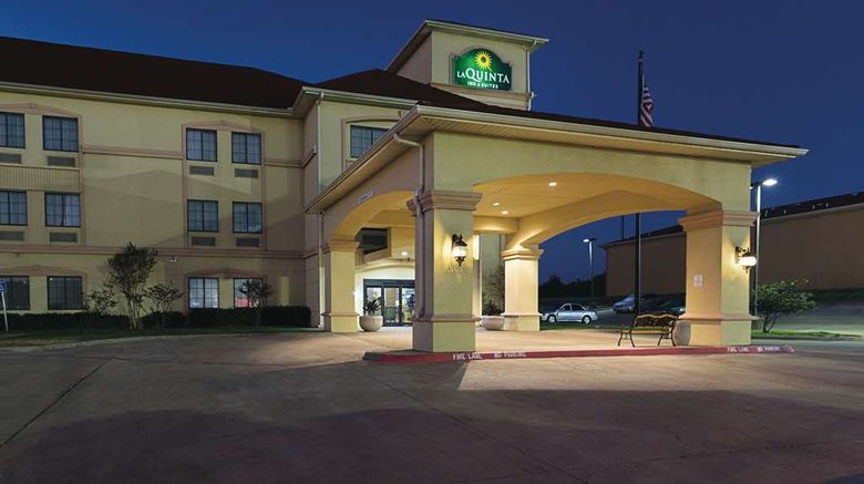 <b>La Quinta Inn & Suites Alvarado Exterior</b>. Images powered by <a href="https://iceportal.shijigroup.com/" title="IcePortal" target="_blank">IcePortal</a>.