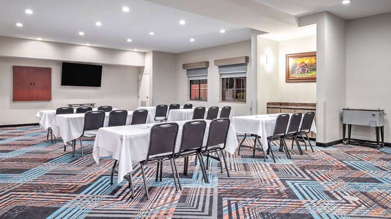 <b>La Quinta Inn & Suites Alvarado Meeting</b>. Images powered by <a href="https://iceportal.shijigroup.com/" title="IcePortal" target="_blank">IcePortal</a>.