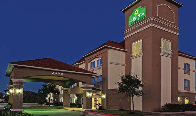 La Quinta Inn & Suites Angleton Exterior