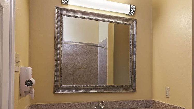 La Quinta Inn & Suites Angleton Room