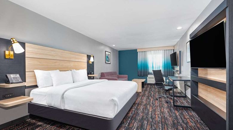 <b>La Quinta Inn & Suites Waco South Room</b>. Images powered by <a href="https://iceportal.shijigroup.com/" title="IcePortal" target="_blank">IcePortal</a>.