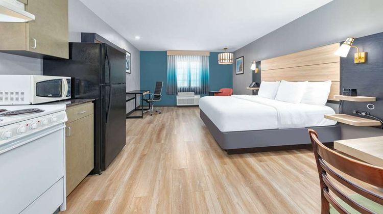 La Quinta Inn & Suites Waco South Suite