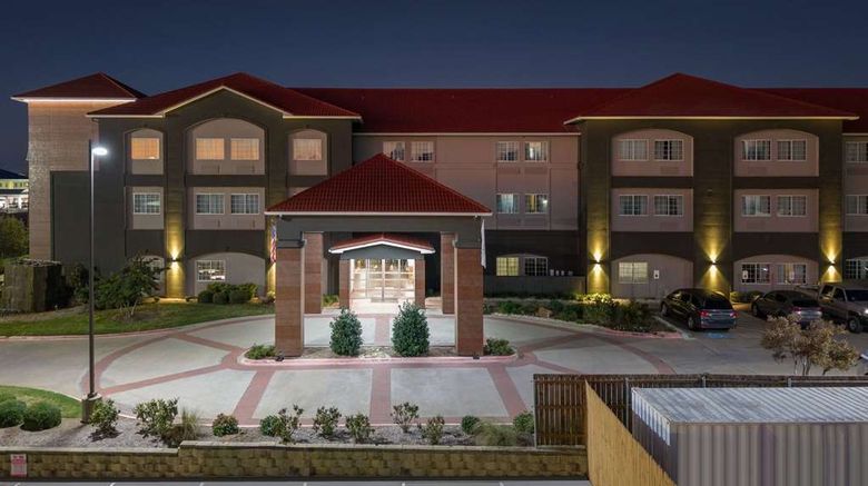 <b>La Quinta Inn & Suites Waco South Exterior</b>. Images powered by <a href="https://iceportal.shijigroup.com/" title="IcePortal" target="_blank">IcePortal</a>.