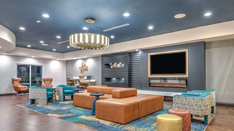 <b>La Quinta Inn & Suites Waco South Lobby</b>. Images powered by <a href="https://iceportal.shijigroup.com/" title="IcePortal" target="_blank">IcePortal</a>.