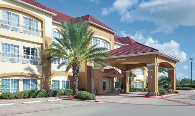 La Quinta Inn & Suites Bay City Exterior