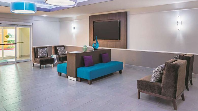 <b>La Quinta Inn & Suites Port Lavaca Lobby</b>. Images powered by <a href="https://iceportal.shijigroup.com/" title="IcePortal" target="_blank">IcePortal</a>.