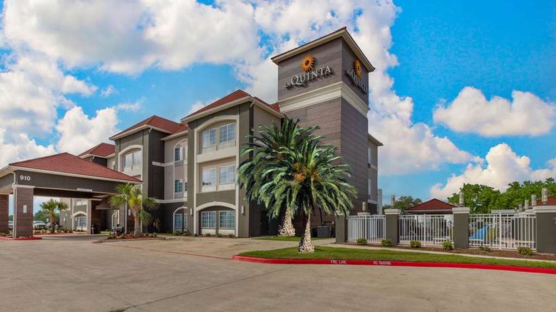 <b>La Quinta Inn & Suites Port Lavaca Exterior</b>. Images powered by <a href="https://iceportal.shijigroup.com/" title="IcePortal" target="_blank">IcePortal</a>.