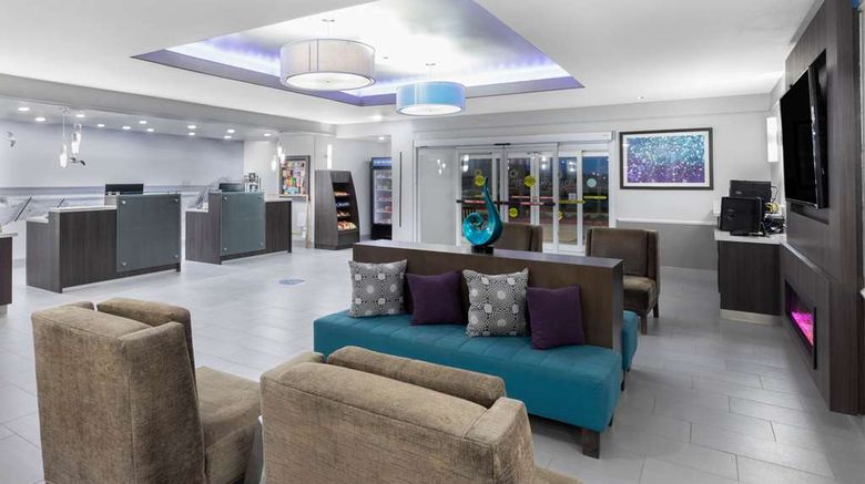 <b>La Quinta Inn & Suites Port Lavaca Lobby</b>. Images powered by <a href="https://iceportal.shijigroup.com/" title="IcePortal" target="_blank">IcePortal</a>.