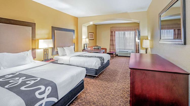 La Quinta Inn & Suites Vicksburg Suite