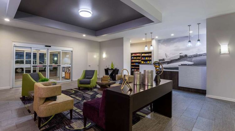 La Quinta Inn & Suites Madison Lobby