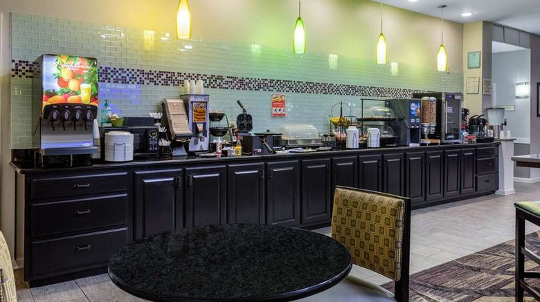 <b>La Quinta Inn & Suites Madison Other</b>. Images powered by <a href="https://iceportal.shijigroup.com/" title="IcePortal" target="_blank">IcePortal</a>.