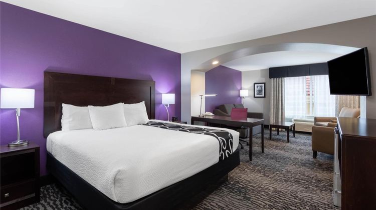 La Quinta Inn & Suites Madison Suite