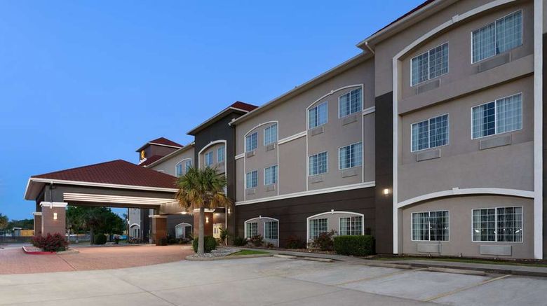 <b>La Quinta Inn & Suites Deer Park Exterior</b>. Images powered by <a href="https://iceportal.shijigroup.com/" title="IcePortal" target="_blank">IcePortal</a>.