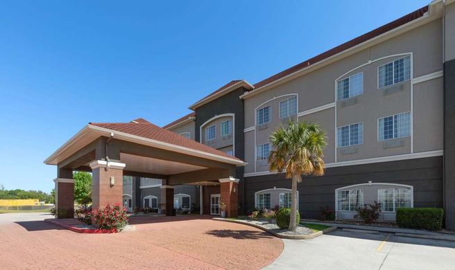 La Quinta Inn & Suites Deer Park Exterior