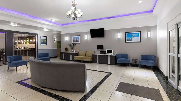 La Quinta Inn & Suites Deer Park Lobby
